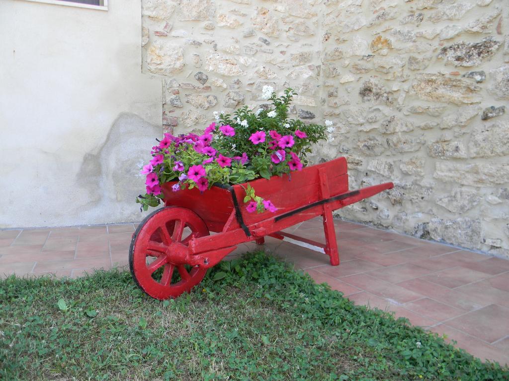Agriturismo Podere La Selva Villa Serre Di Rapolano Exterior photo