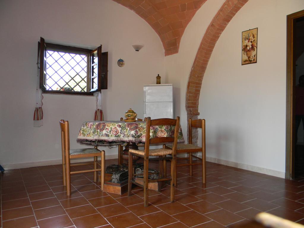 Agriturismo Podere La Selva Villa Serre Di Rapolano Room photo